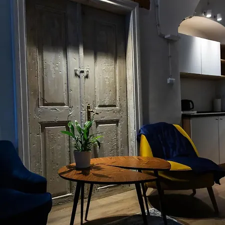 Old Апартаменты *